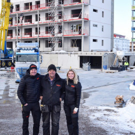 Tre generationer involverade i det egna bygget på Gävle Strand, Fredrik Jernberg, pappa Erling Jernberg och dotter Martina Forslund