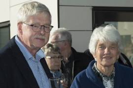 Grannarna Per Hallgren och Christina Schelin uppskattade invigningen. Foto Per-Erik Jäderberg