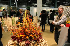 Lasse Krantz har inte bara ett brinnande intresse, han kan även skapa eld med blommor.