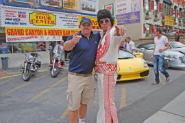Elvis - både här och där i Las Vegas.