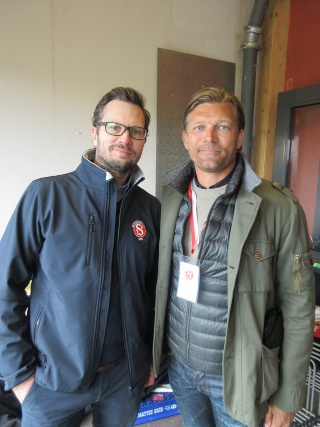 Klubbchef Anders Eriksson tillsammans med Marcus Allbäck